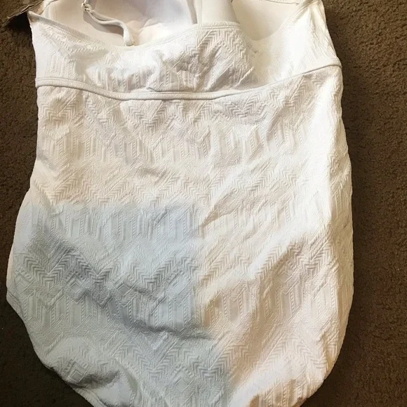 Woman’s new white bathing suit size XXL - Picture 4 of 4